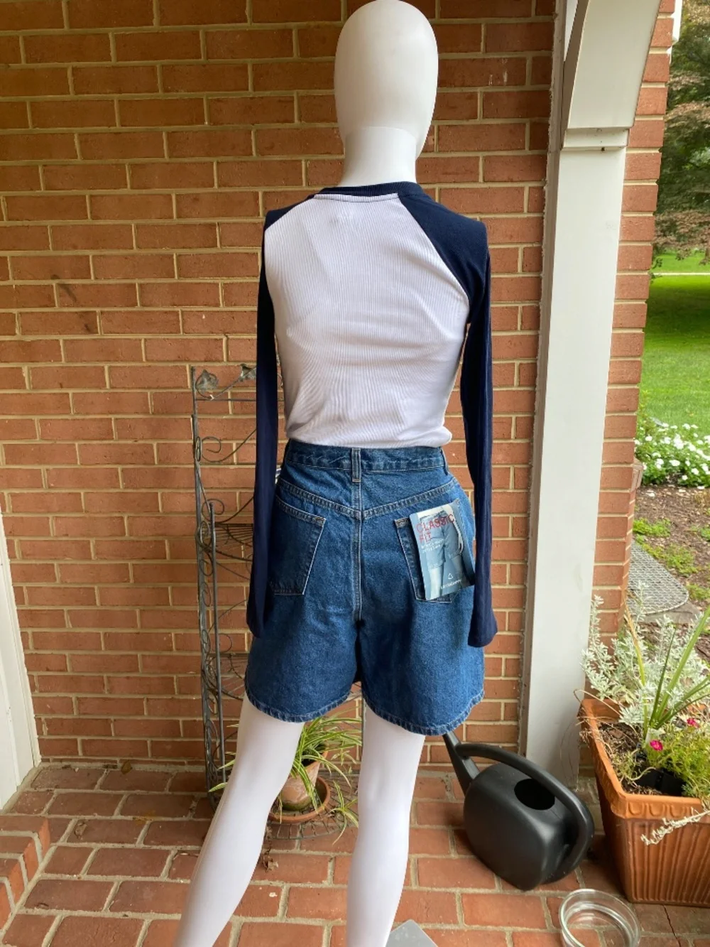 NWT Vintage 90s Liz Claiborne High Waisted Denim Shorts - Size 10